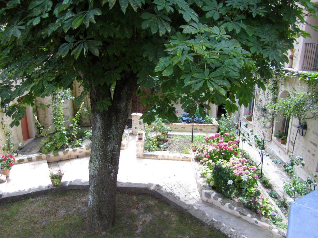 Chambres D'Hotes La Closerie Des Trois Marottes Melun Oda fotoğraf